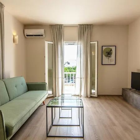 Local Living House Apartament *